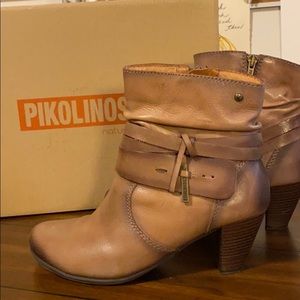 Pikolinos Verona leather ankle booties